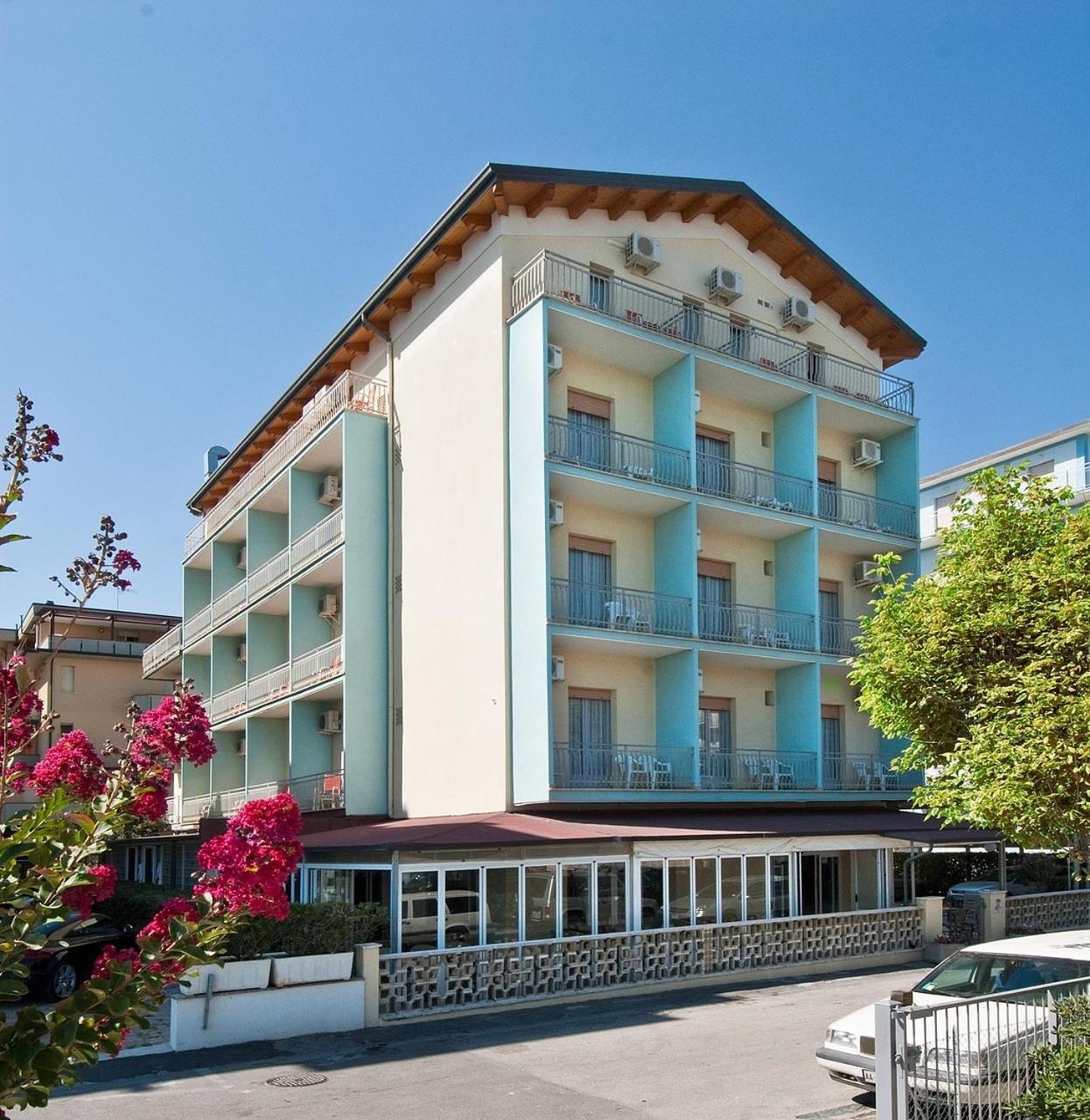 Hotel Saint Tropez Spa & Restaurant Lido Di Savio Exterior foto